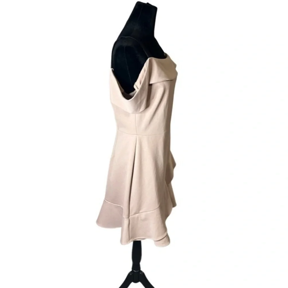 Adelyn Rae Women's‎ Ruffle Shoulder Tan Sheath Dress Size Large - Picture 4 of 11